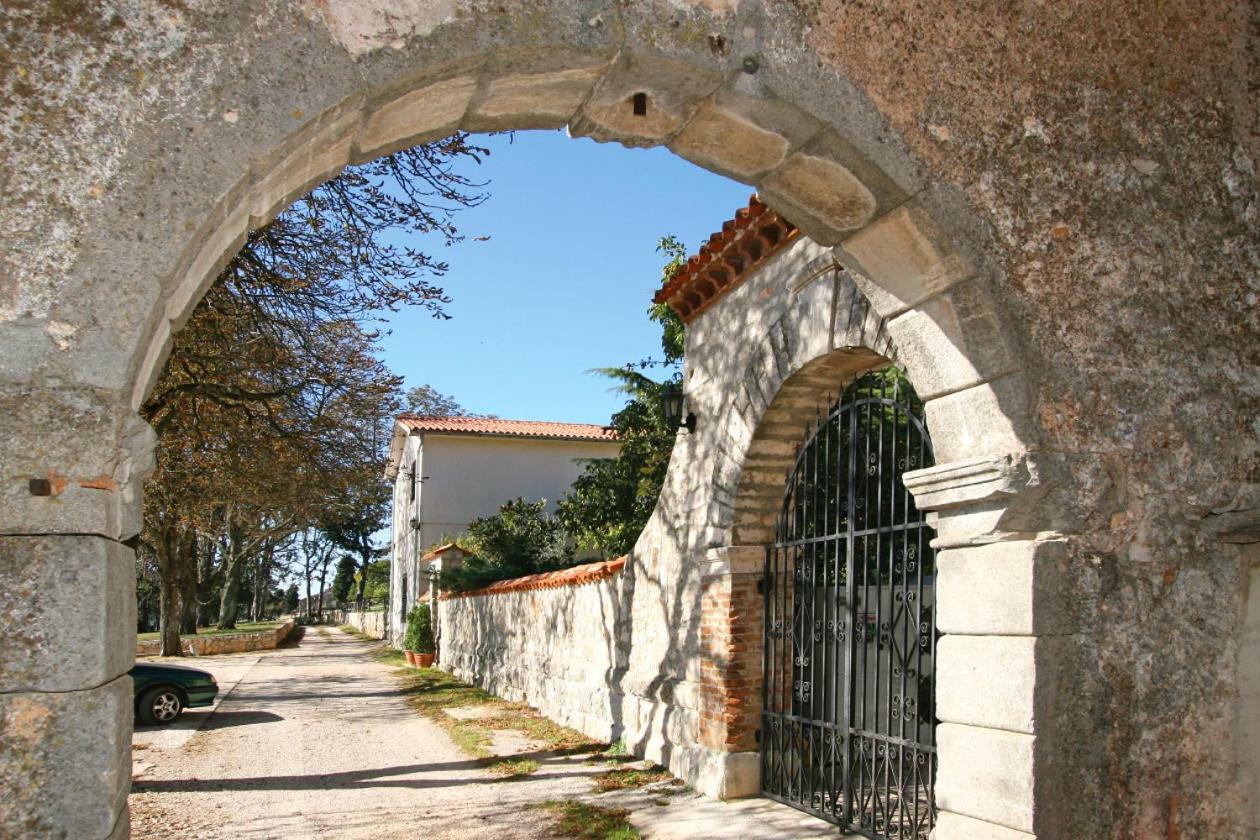 Kastel Pineta In Sveti Martin * Istrien Hotel Nedescina Luaran gambar